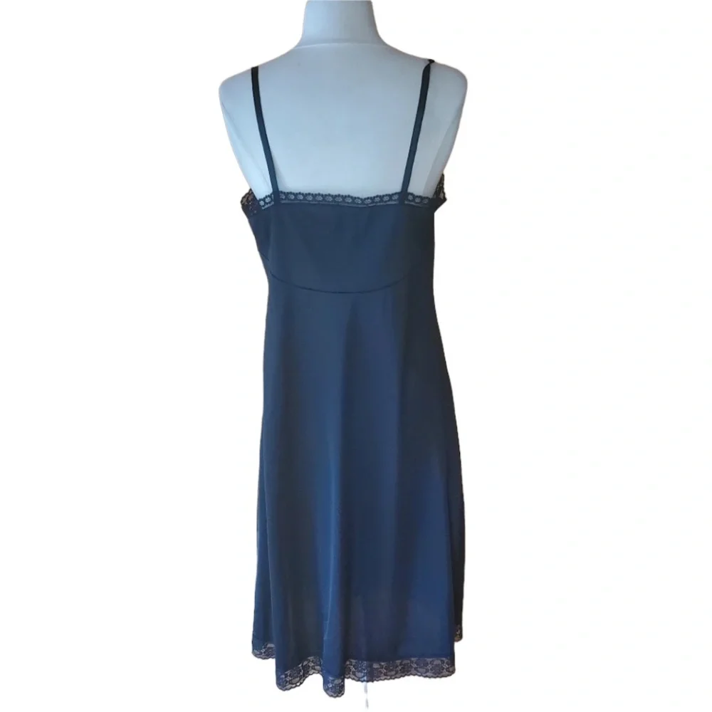 Vintage Vanity Fair Black Lace Trim‎ Slip/Nightgown - Picture 5 of 6